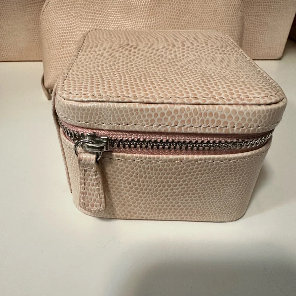 Pottery Barn Blush croco-style Leather Jewelry cube EXCELLENT CONDITION